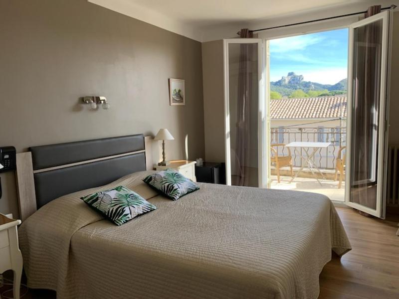 Отель Le Castelet Des Alpilles Сен-Реми-де-Прованс Экстерьер фото