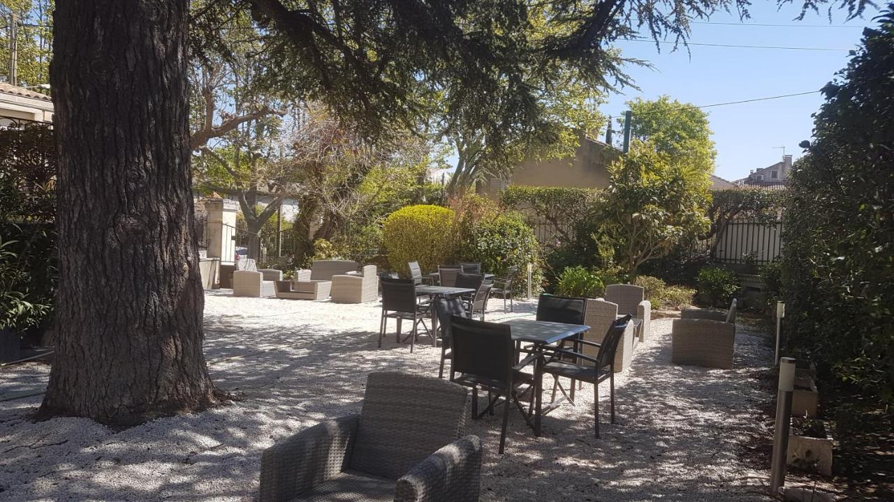 Отель Le Castelet Des Alpilles Сен-Реми-де-Прованс Экстерьер фото