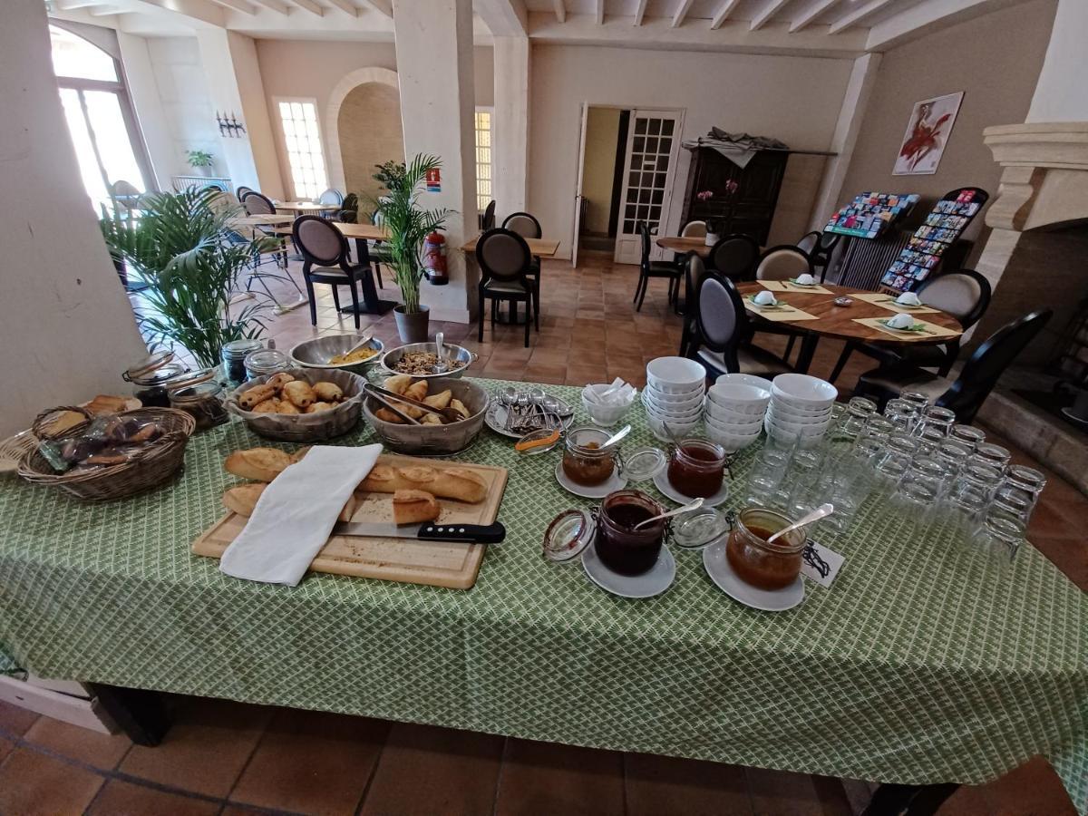 Отель Le Castelet Des Alpilles Сен-Реми-де-Прованс Экстерьер фото