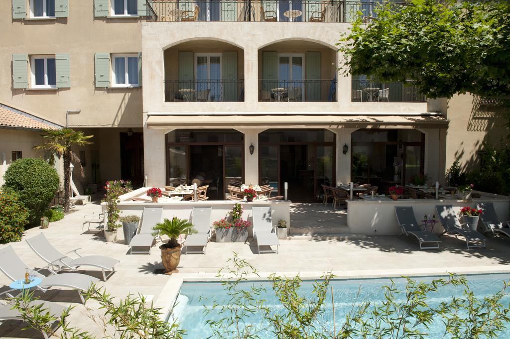 Отель Le Castelet Des Alpilles Сен-Реми-де-Прованс Экстерьер фото